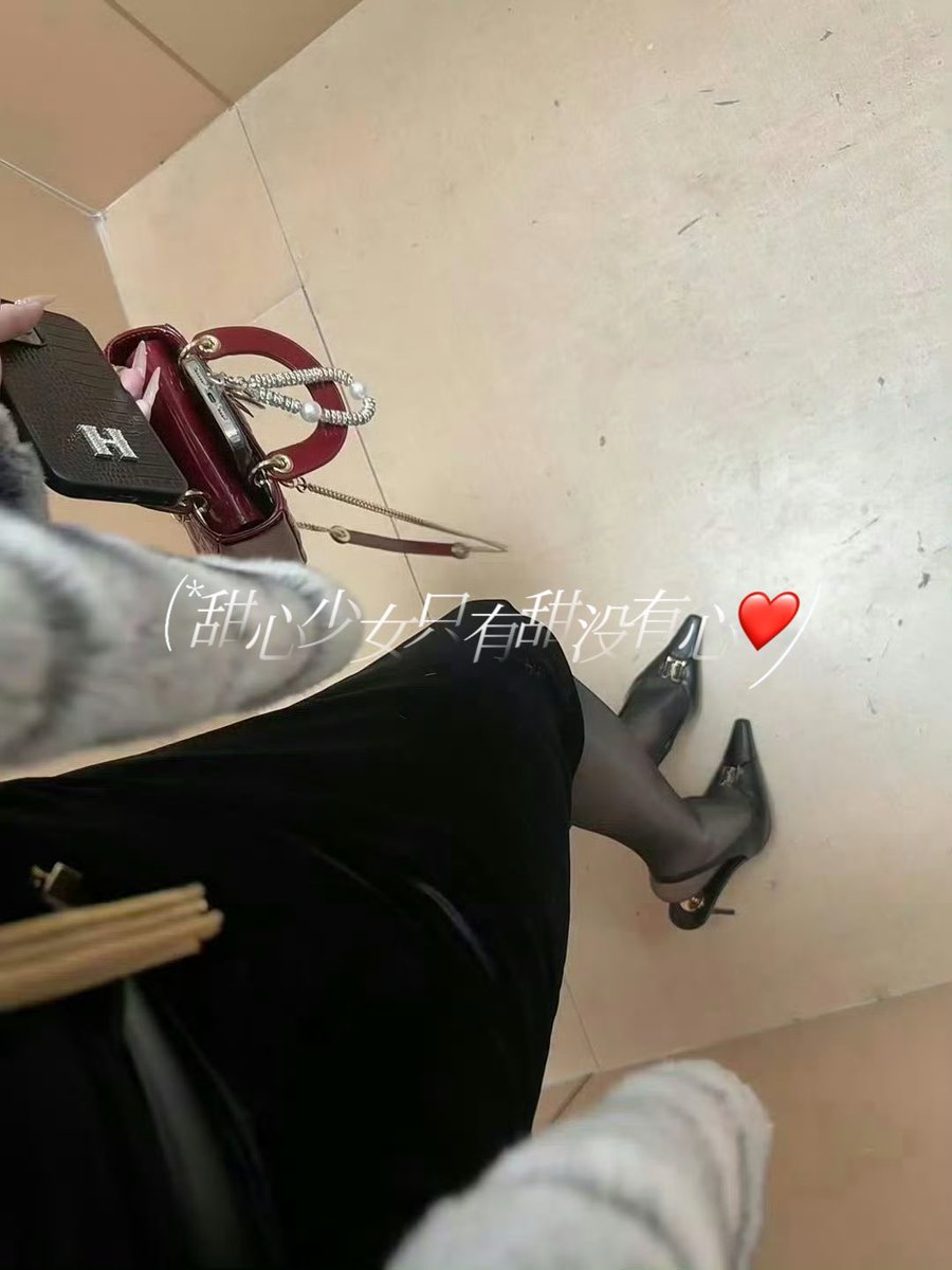 这天气，忽冷忽热，也不知道该怎么穿了💆‍♀️ https://t.co/Ij2UX26wcu