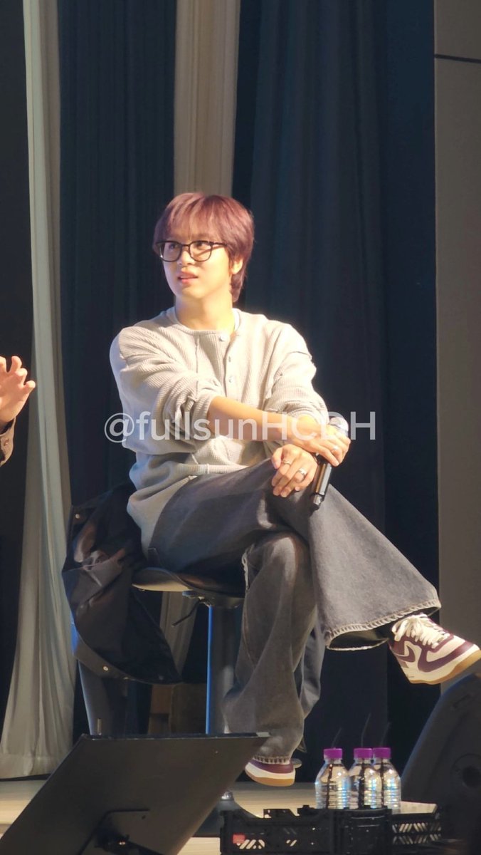 ใส่แว่น ผมยาว โอ้ยน่ารักมาก😭😭😭😭😭