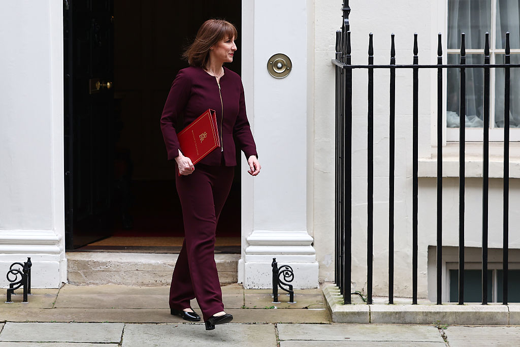 ACCANews's tweet photo. Read ACCA's reaction to the Chancellor’s Spring Statement. ACCA experts give their views on growth, business confidence, investment and cracking down on tax evasion and avoidance https://t.co/FS9kRDBkwj  #SpringStatement https://t.co/G9ekzR7D73