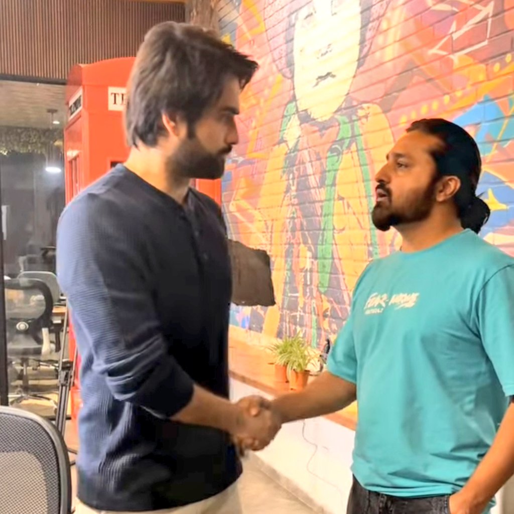 ChitraSK03's tweet image. Vivian meet with Producer Nadir Khan.

#VivianDsena #VDians #VSquad