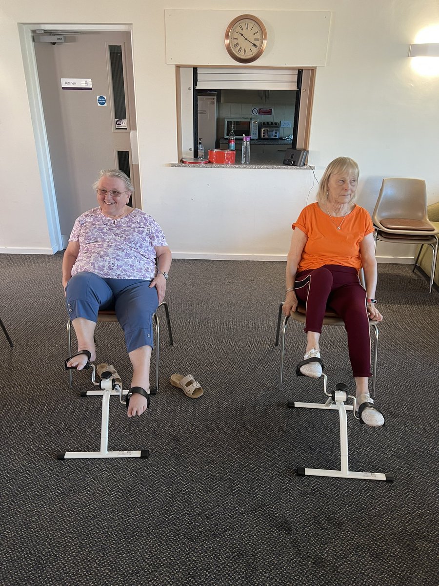 GorillaManFitn1's tweet image. Cardio workout this morning at Bower Court with the ladies 💪🚴‍♀️ #cardioworkout #cardioburn #seatedbike #seatedworkout #communityfitness