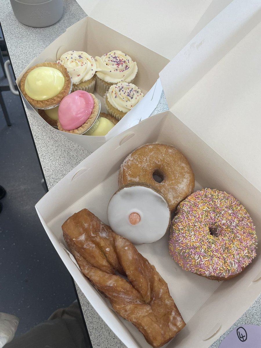 Senior Bakery Class took a trip to Nicoll’s Bakery this morning.
Everyone got to decorate a cupcake, and try a freshly baked doughnut (it tasted amazing!!)
Of course had to purchase some baked goods to take back to school 💜💚