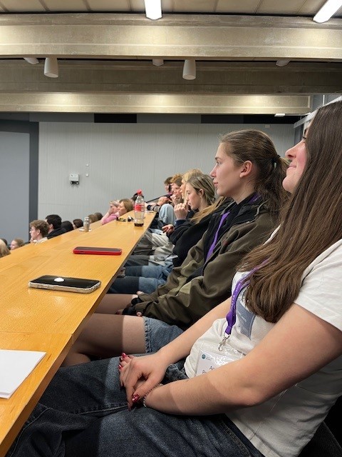 Yr12 historians visited #exeteruniversity for a history, &amp;  liberal arts experience day. A series of lectures demonstrated how human experience &amp; the contemporary world are shaped by the past.
They also heard from undergraduates giving insights into higher ed'. #EducationForAll