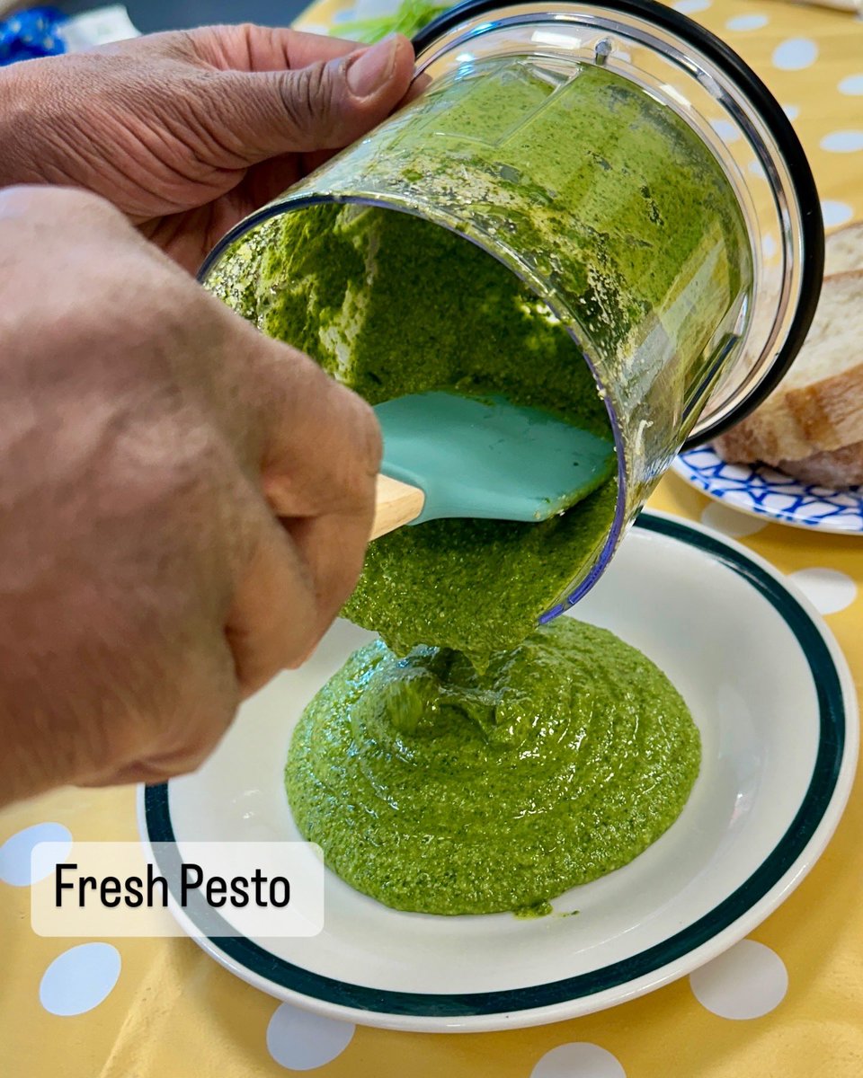 HCGAGardens's tweet image. 🌿✨ Our 8-week Nature Connection and Indoor Gardening course with @SMARTLondon came to a beautiful end last Thursday! What an amazing journey it’s been, from exploring the power of essential oils for nature connection to creating our own botanical cards.
#AdultLearning 
#Nature