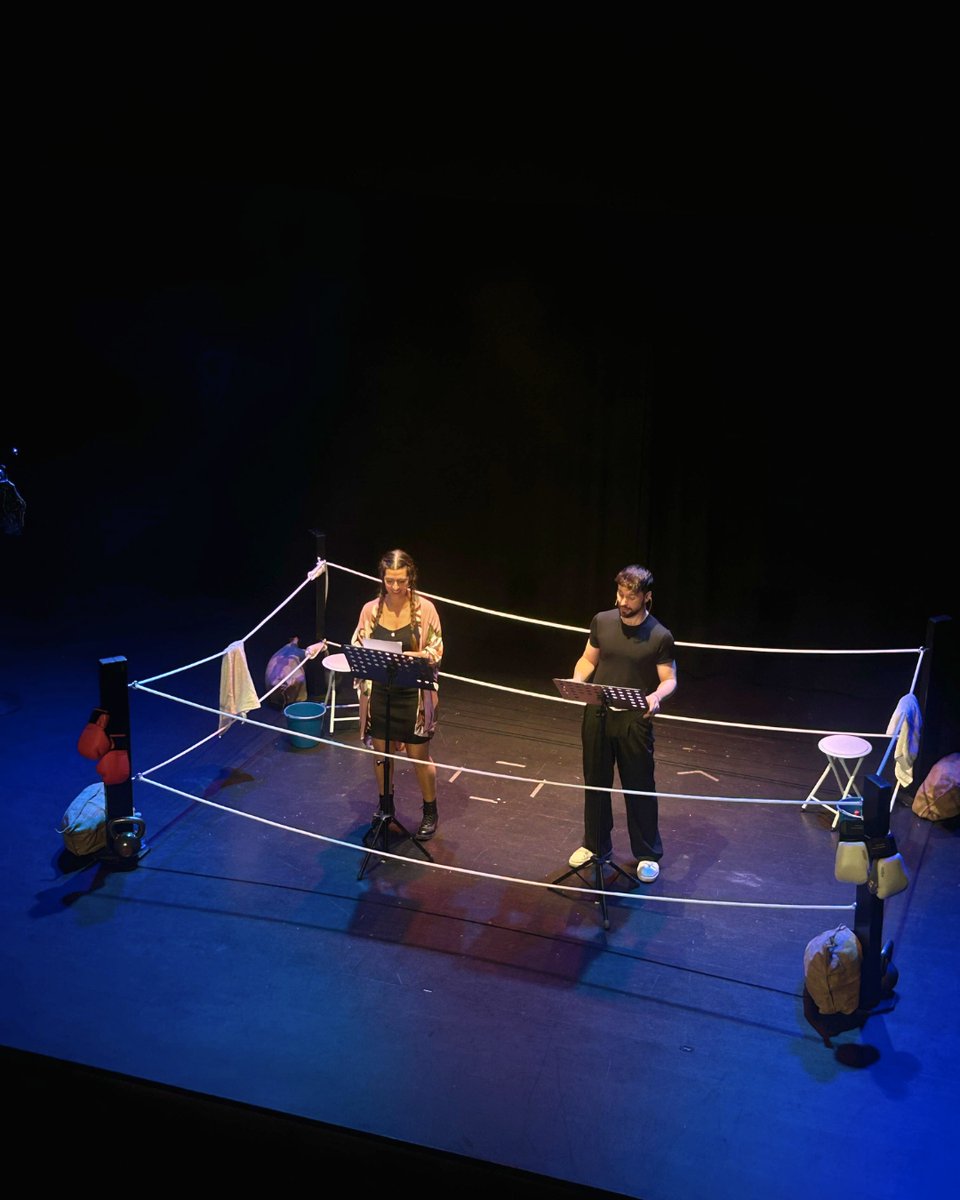 🥊 ¡Carlos Zamarriego se une a Yolanda Dorado en la final del VII Torneo de Dramaturgia Andaluza!

Anoche venció con El sol chichilindri frente a El lince de Doñana, de Alejandro Butrón

📅 Final: 4 abril · 20:30 h
📍 Centro Cultural MVA

Gracias, Paloma Lirola, por tanto arte ✨