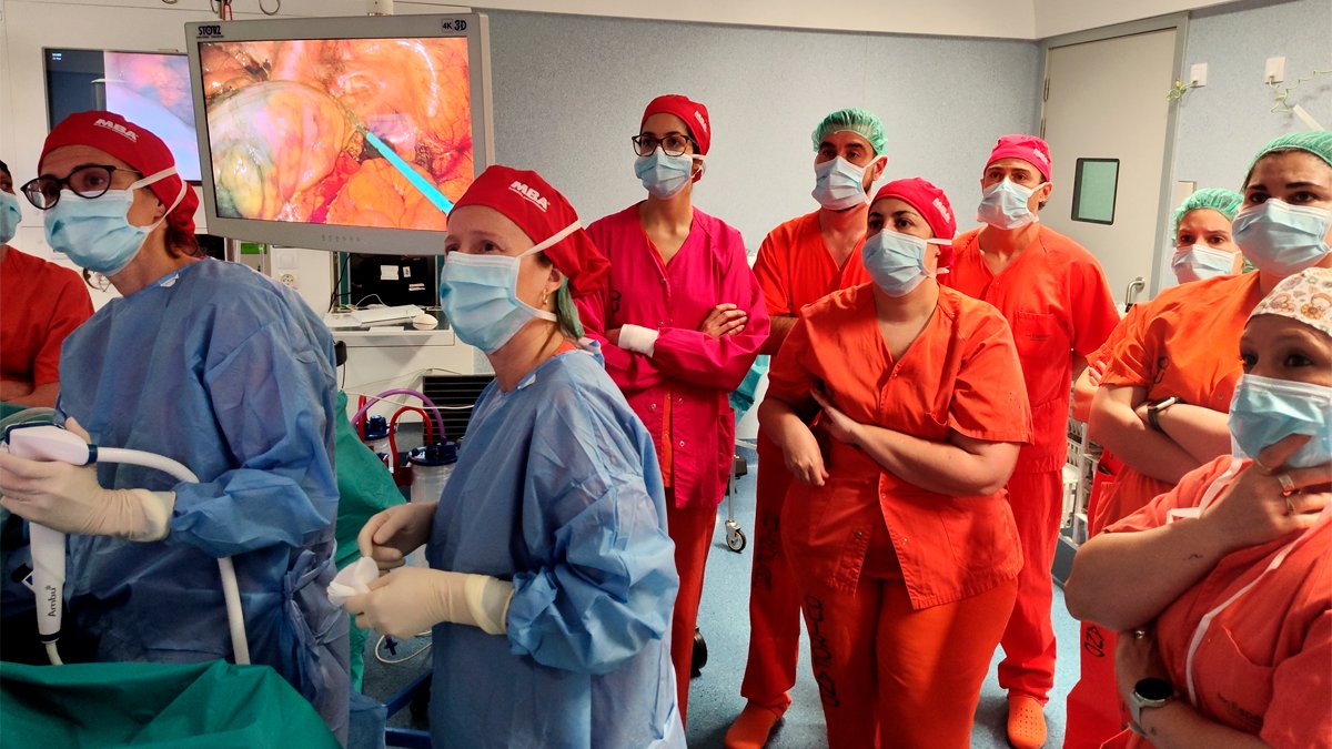 MBA_eu's tweet photo. El Hospital Universitario @SonEspases  acogió la pasada semana el “I Curso de formación de endoscopia diagnóstica intraoperatoria para cirujano, impartido por @barbon_esther. Una jornada teórico- práctica en la que se incluían sesiones de quirófano. Muchas gracias a todos los participantes por su implicación, a los  instructores por su colaboración y a la @aecirujanos