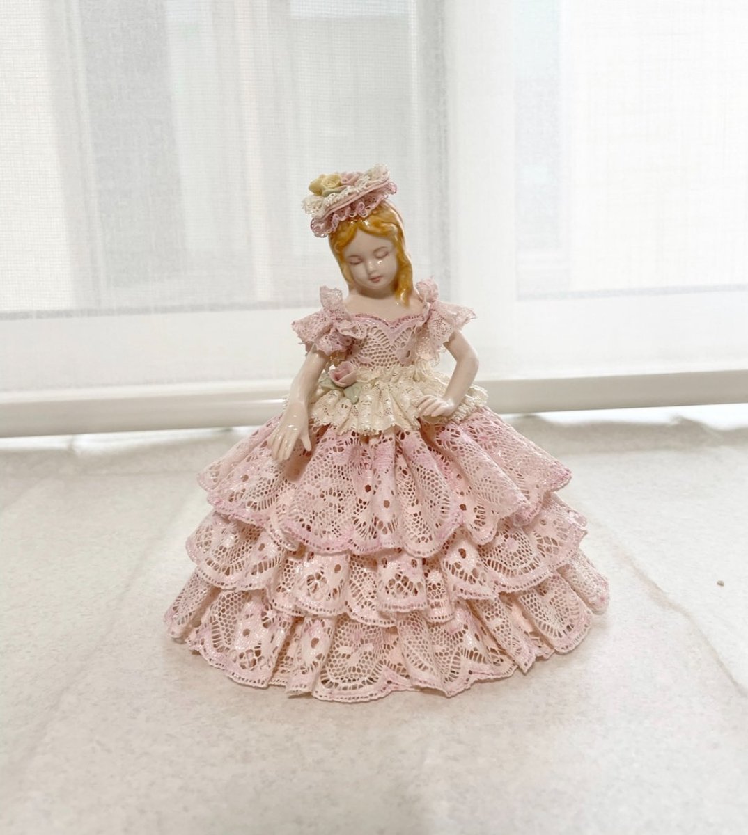 lemontonatsu's tweet photo. 磁器レースドール制作
体験作品『ミッシェル』

#ポーセレンレースドール
#porcelain
#磁器人形
#handmade https://t.co/B9IvXub7GY
