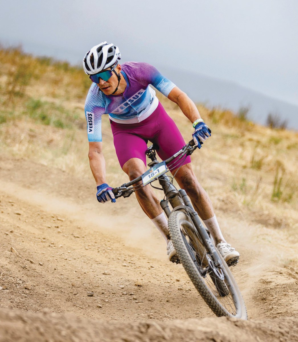 YOUR KIT, YOUR WAY: Whether you're repping your club or your crew – or if you just want to stand out on the start line – <a href="/ciovitacycling/">CIOVITA</a>'s  new Canvas range makes custom easy. Check out how it works (and why it’s awesome) via the link:   bicycling.co.za/bikes-gear/gea…