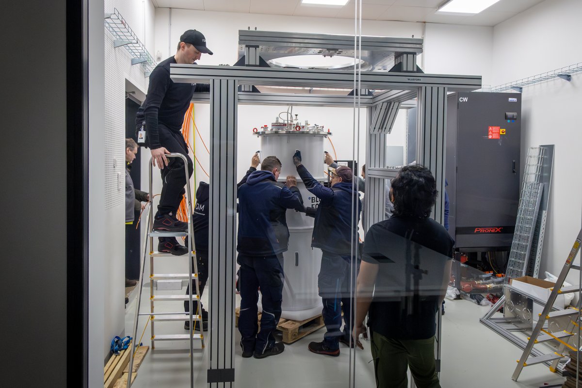 IT4Innovations's tweet photo. Ostrava reaches space-like temperatures! 
A milestone for European science: IT4Innovations @vsbtuo is installing #VLQ, the first quantum computer in the Czech Rep.! 🇨🇿⚛️

📄 https://t.co/7KWlyMB8Gz
🎥 https://t.co/EkjCICUPFW

@EuroHPC_JU @eINFRA_CZ @msmtcr https://t.co/yck5WtBnKQ