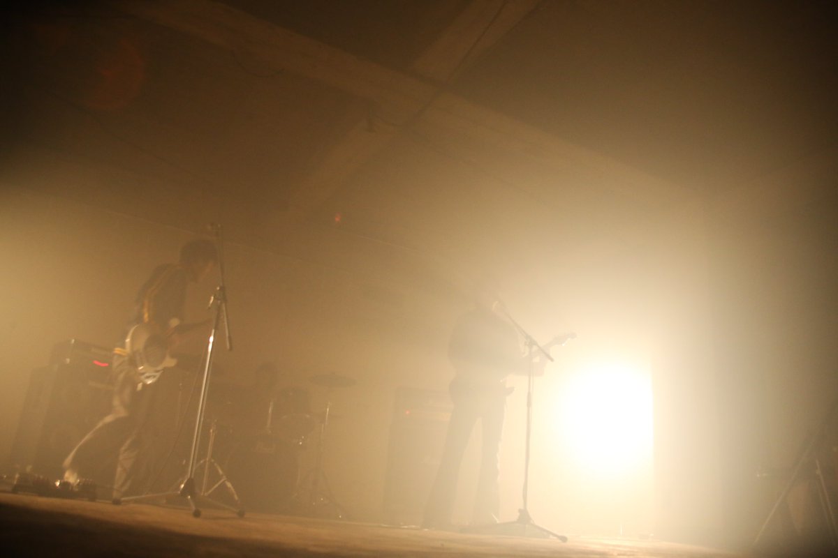 📢【NEWS】📢

明日2025/03/28(金)

New EP から”Under This Spell”の
Music Videoを先行公開🎥

CHECK IT OUT

#エレガンスハイツポピー #エレポピ