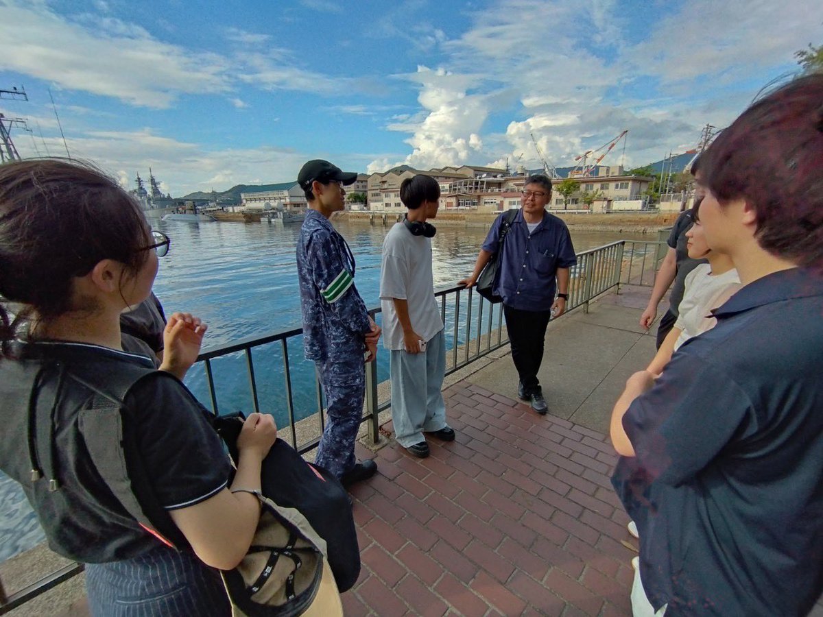 広島合宿🕊️Day2-③
ゼミ全体で参加した最後の行程は、先輩との交流でした。
海上自衛隊に所属していらっしゃる先輩が偶然にも呉に寄港しており、お話を伺いました🚢
貴重な経験です✨