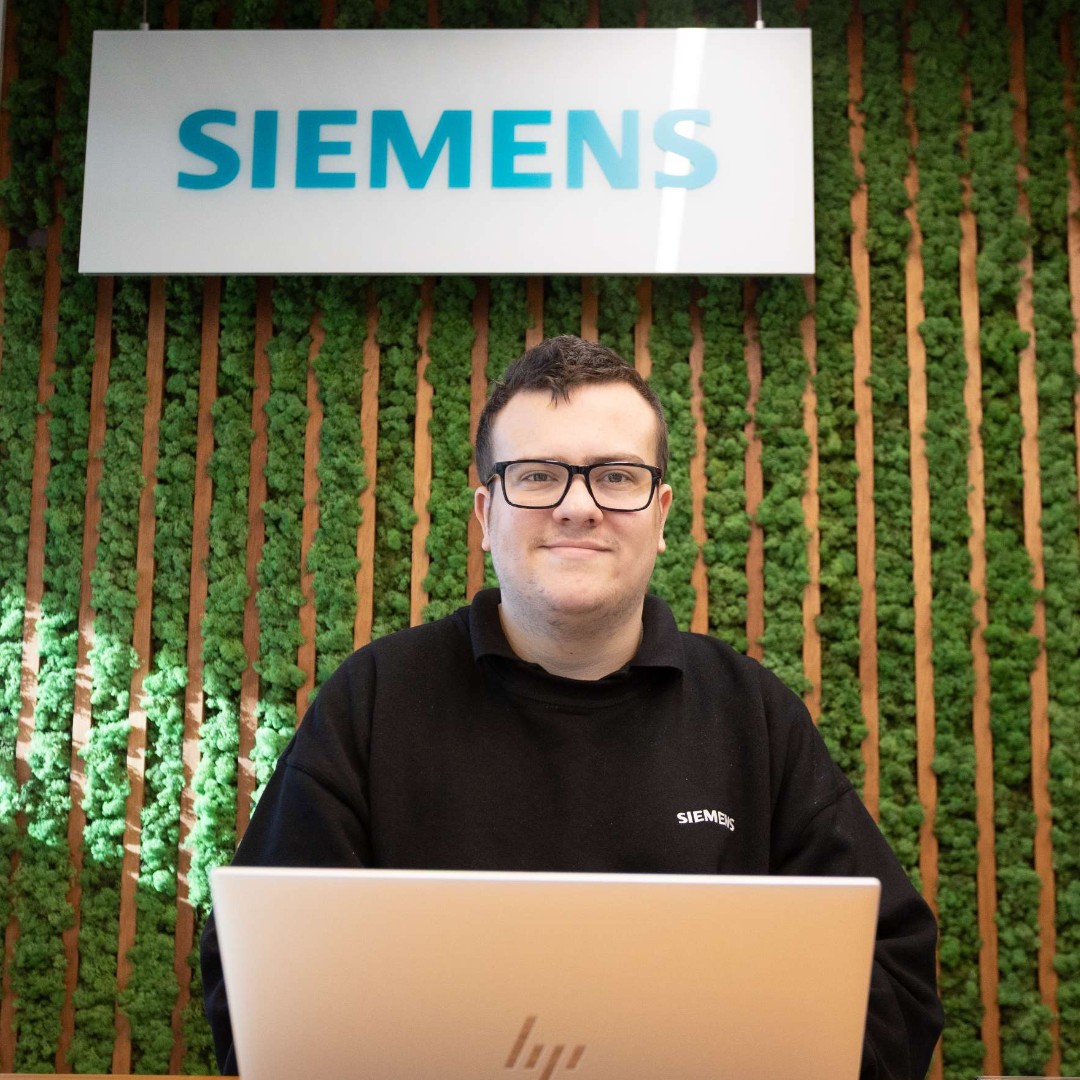 Selby College (@selbycollege) on Twitter photo Our <a href="/dfnsearch/">DFN Project SEARCH HQ</a> intern with <a href="/SiemensMobility/">Siemens Mobility</a>, Byron, is a shining example of the success of supported internships ✨
Byron has become a vital part of Siemens Mobility's Reception Team, gaining key customer service, IT and communication skills.
ow.ly/zn5r50VpAcR
#NSID25 Our <a href="/dfnsearch/">DFN Project SEARCH HQ</a> intern with <a href="/SiemensMobility/">Siemens Mobility</a>, Byron, is a shining example of the success of supported internships ✨
Byron has become a vital part of Siemens Mobility's Reception Team, gaining key customer service, IT and communication skills.
ow.ly/zn5r50VpAcR
#NSID25