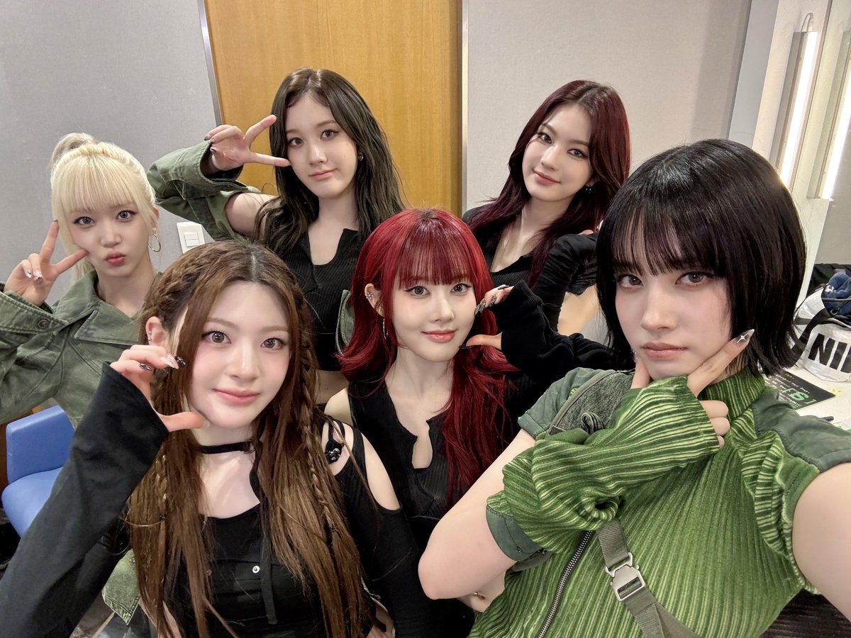 250327
#Mnet #엠카운트다운

#STAYC #스테이씨 
#S #BEBE