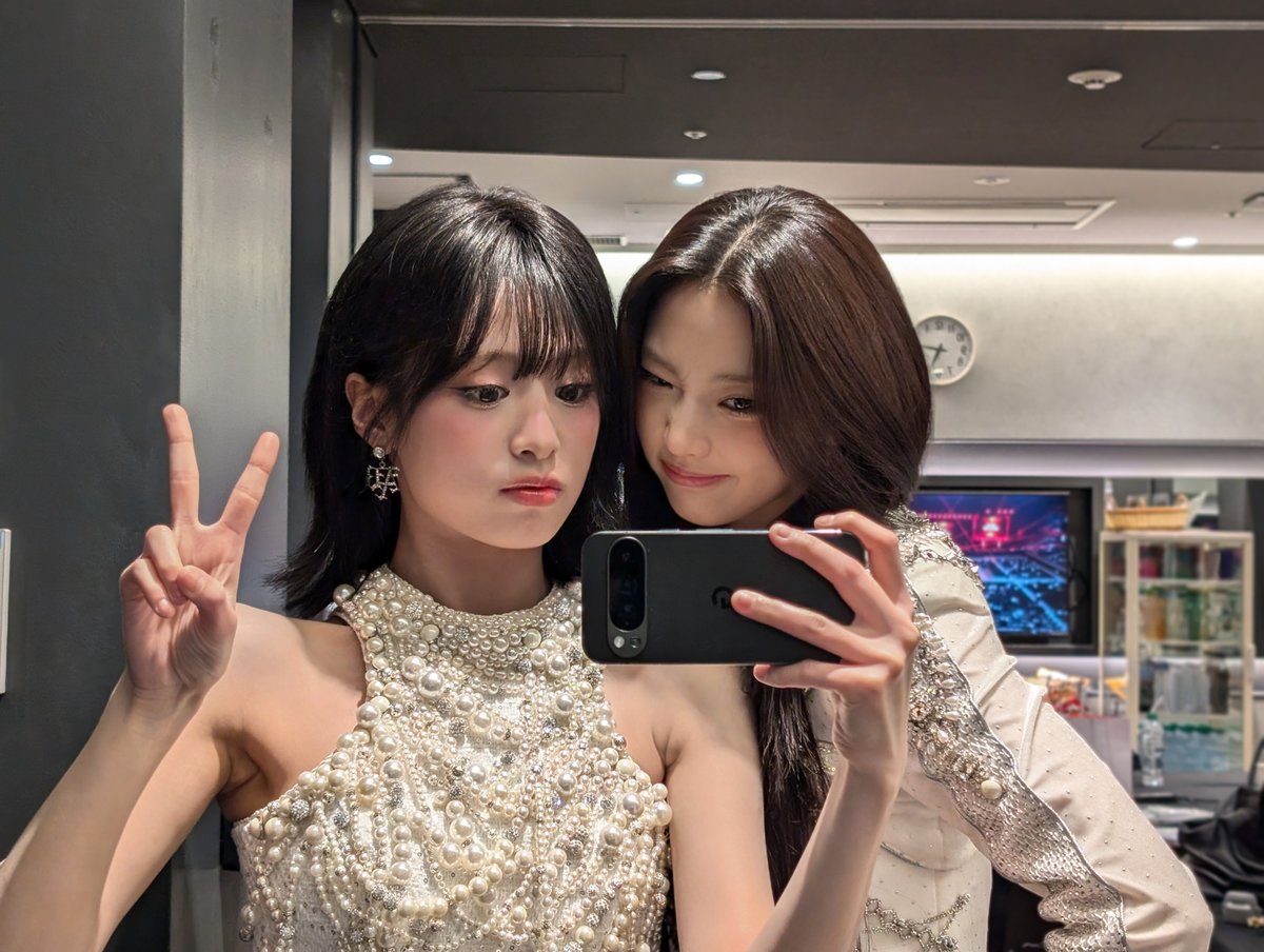 AHYEON さんと #RUKA さんからの直筆メッセージとセルフィーを公開