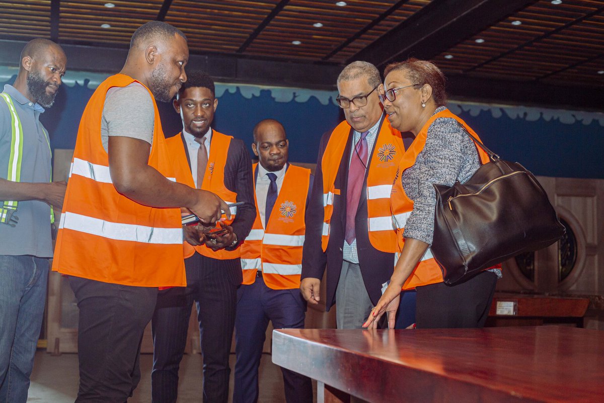 🤝 Coopération Gabon - USA 🇺🇸🇬🇦

La ZIS de Nkok a accueilli S.E. Mme Vernelle Trim FitzPatrick, Ambassadeur des 🇺🇸, pour explorer les opportunités d’investissement et d’exportation. <a href="/usembassygabon/">USEmbassy Libreville</a>  

#ZISNkok #InvestirAuGabon #GabonUSA #Industrie