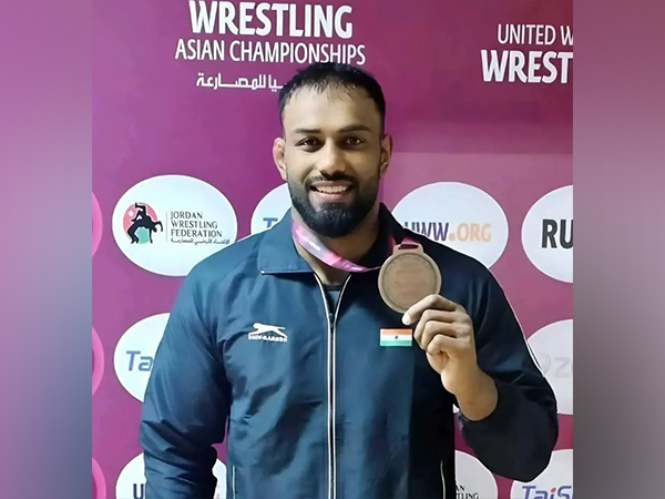 DDIndialive's tweet photo. Sonalben Patel strikes gold as Khelo India Para Games 2025 enters final phase
Read📰https://t.co/HsHIomsglW
#KheloIndia #ParaGames #GoldMedal #SonalbenPatel https://t.co/HyS3weEWri