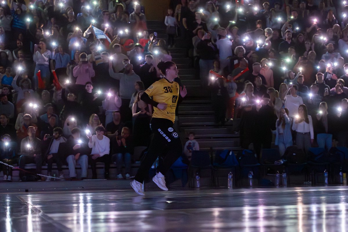 🏟️ Leader du championnat après sa victoire face au <a href="/hbcam63/">HBCAM63</a>, le <a href="/HacHandball/">HAC Handball</a> s’est offert, en J17, un autre beau succès  : celui de remplir les Docks Océane.

🎙️ « On a dépassé les 3000 personnes » s’enthousiasme Jérôme Dupont.

🗞️ L’article➡️ bit.ly/3Y2T2Oy

#inspirante