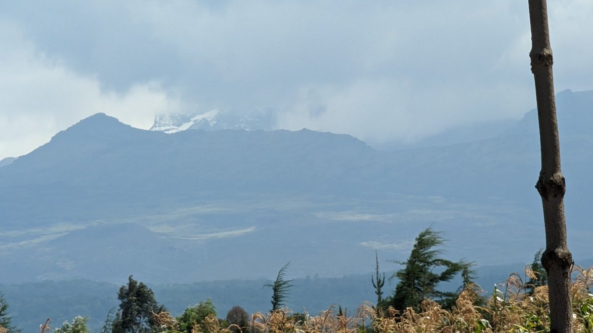 DrKanyuira's tweet image. If you prefer inland over the coast like me, enda ukanuse murima.

You will do Nairobi-Nanyuki-Timau-Kisima-Kerugoya-Embu-Chuka-Nairobi—all while keeping it within that budget.
Thread: