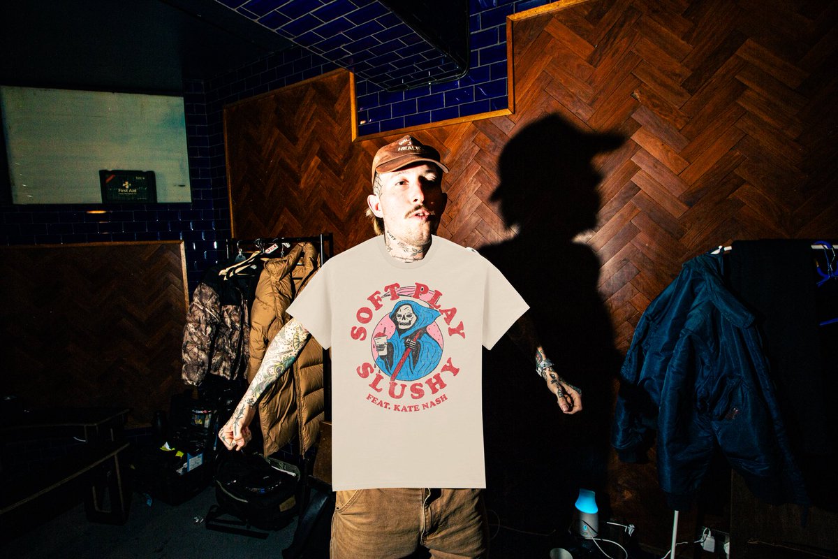 Red or blue, it makes no difference to you ❤️💙 Slushy tees available now on our store, softplay.lnk.to/STORE xx