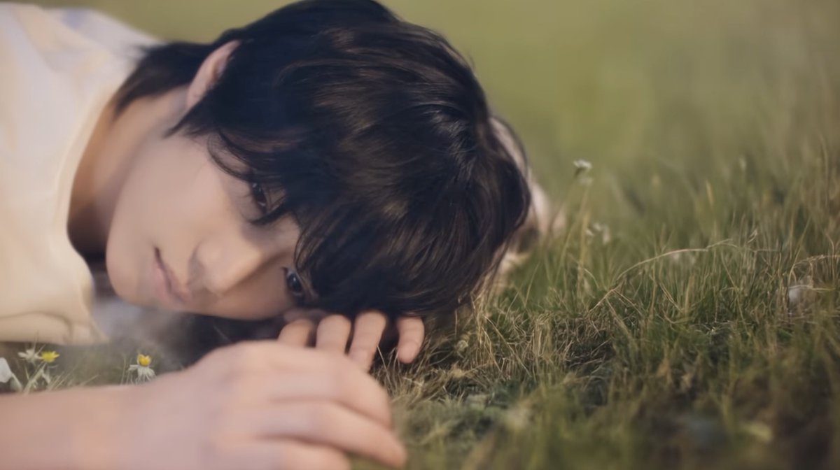 WORLDMUSICAWARD's tweet photo. #BEOMGYU enchants in new "PANIC" MV! 👏🆕📽️🪄🔥👑💙

WATCH: https://t.co/973pi9TaPX 

@TXT_members 

https://t.co/cvSFoQjzK4 https://t.co/XErBgXLWn2