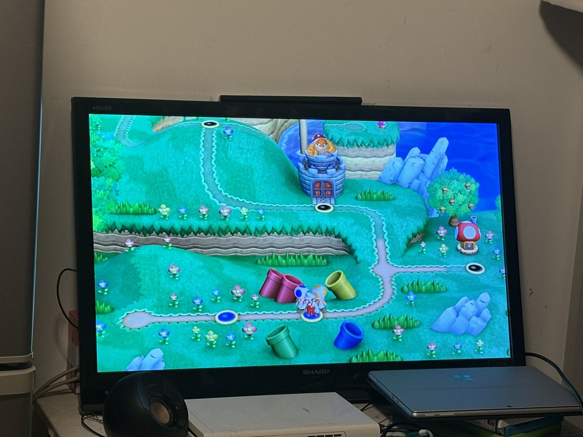 今日は舍生3人でマリオをしています！
遊び相手には困りませんね
 #春から慶應