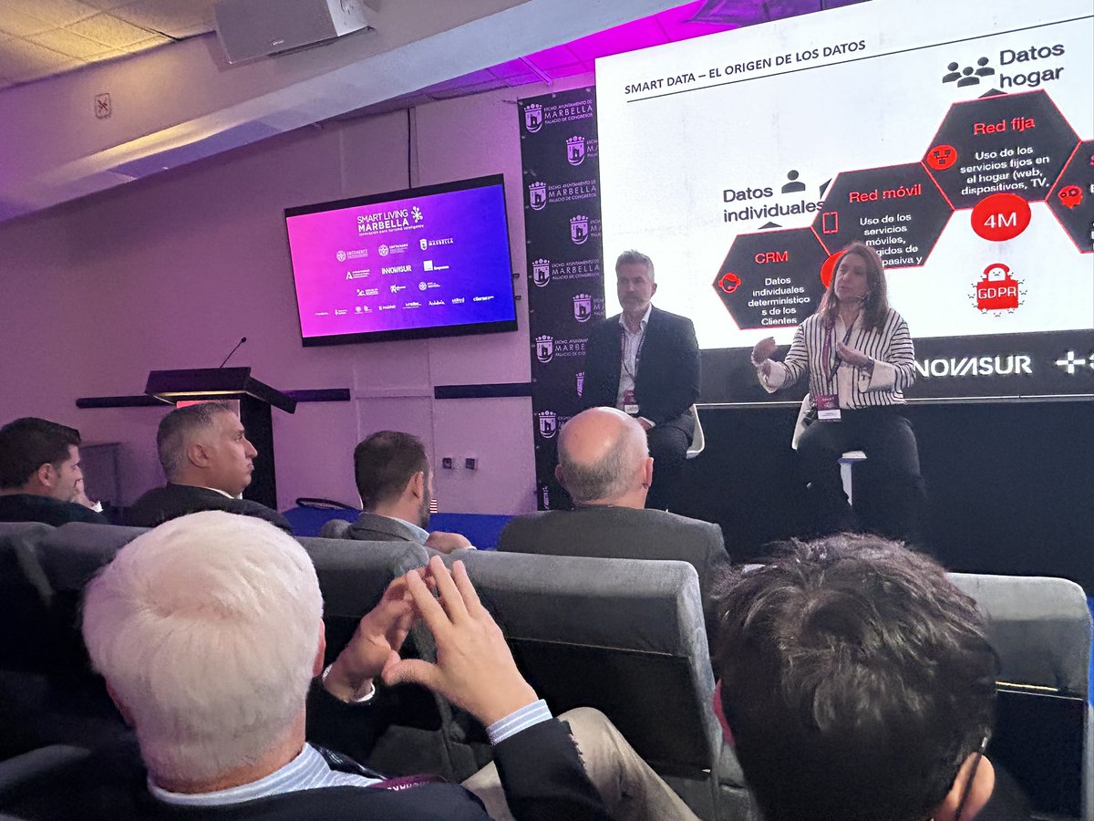 Turno ahora para hablar sobre INTELIGENCIA ARTIFICIAL SEMÁNTICA en #SLM25

🔹 José Antonio González de <a href="/Innovasur/">INNOVASUR</a> 
🔹 Vanessa Santos de <a href="/orange_es/">Orange España</a> 

Nos cuentan cómo la IA está transformando la experiencia turística al permitir una personalización sin precedentes.