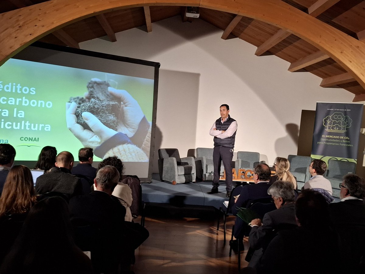 fafcyle's tweet photo. José Alberto Franco de #conai consultora agronómica de #León
"Un crédito barato no es un crédito fiable" porque cuesta mucho dinero y esfuerzo verificarlo https://t.co/yTyuUQ7ztA
