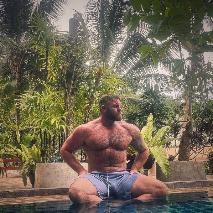 Watch Oz (Naughtiest Gay Bear on OF) 😈's leaked NSFW photo on TwXstars