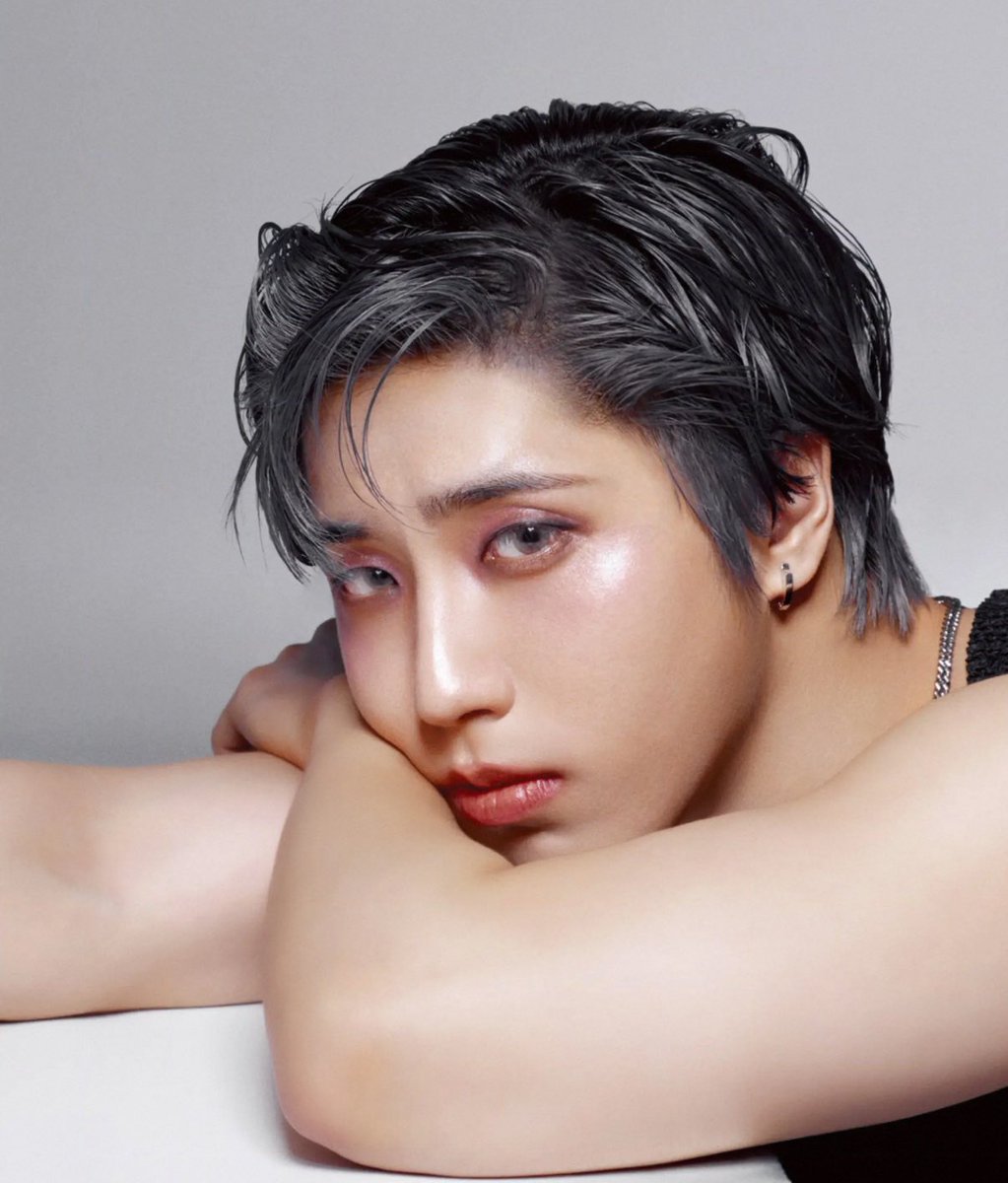 HAN JISUNG IS SO PRETTY OH MY GOSH