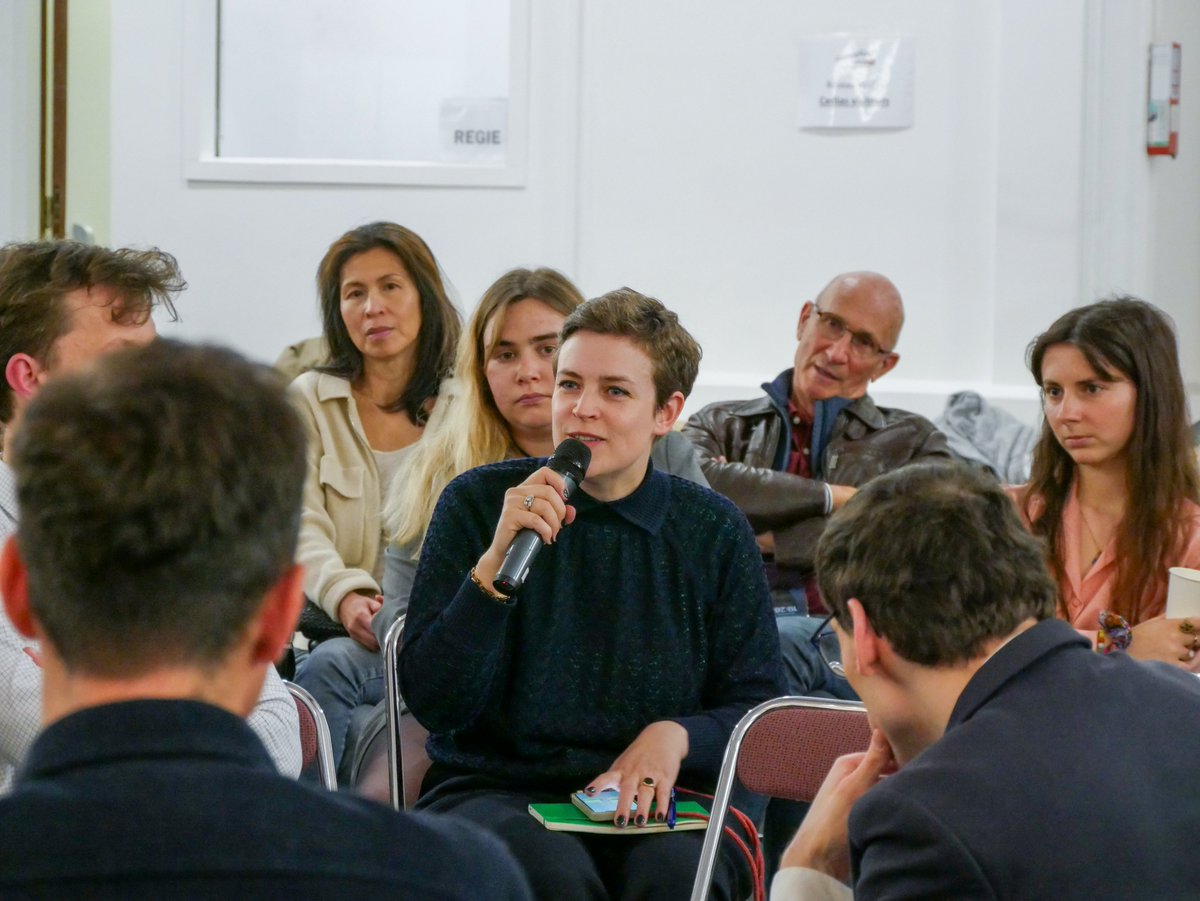 nicolashazard's tweet photo. Vous étiez plus de 100 réunis hier soir au Musée Social pour notre 2ᵉ Rencontre Citoyenne. Un immense merci à toutes celles et ceux qui ont pris part à ce moment collectif autour d’un enjeu simple, mais fondamental : comment mieux vivre à Paris ?

🌿 Logement, mobilités, espace public, démocratie locale…
Des questions concrètes, des échanges francs, et surtout : des idées fortes.

Merci à tous les participants pour la richesse des débats.

📌 Toutes les propositions formulées seront bientôt disponibles sur notre site.
📅 Et on vous donne rendez-vous en avril pour notre 3ᵉ Rencontre Citoyenne (programme à venir très bientôt !)