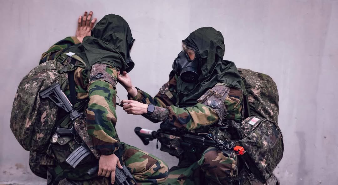 USARPAC's tweet photo. #ICYMI

Soldiers from the @1SBCT_Ghost  and @7thID teamed up with @ROK_Army for a breach exercise at a simulated WMD facility in Yangju-si, South Korea, on March 13, 2025, as part of #FreedomShield25. 

#Generate #Training 

@2INFDIV https://t.co/EEaeOpn6m6