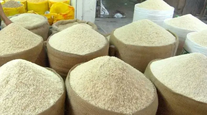 ভারত থেকে আরও ৫০ হাজার টন চাল কিনবে সরকার