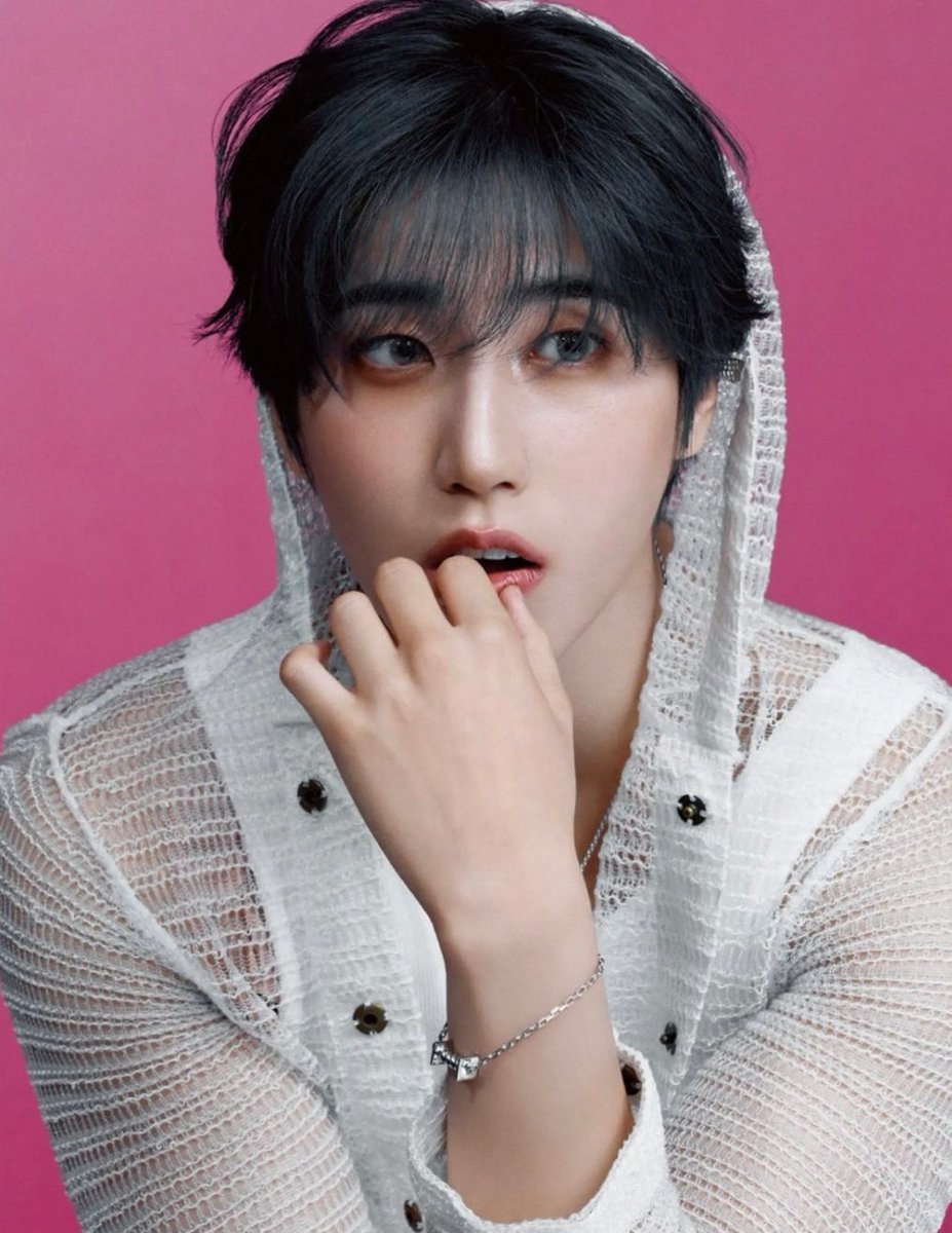 YfwbbS's tweet photo. i can be your angle...or yuor devil https://t.co/c7c6uKC3yB