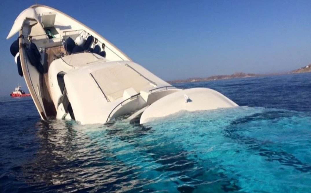 At Least Six Persons Dead After Egypt's Submarine Sank In Red Sea | Sahara Reporters bit.ly/4hRaj4r