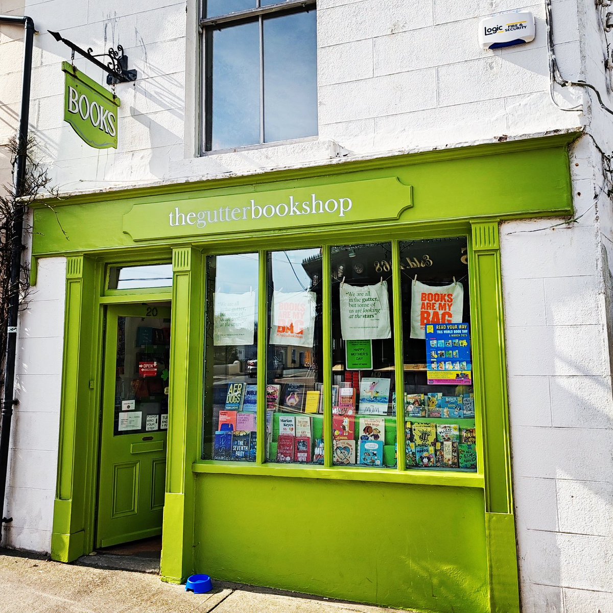 Gutter Dalkey 📚🍀📚 tweet media