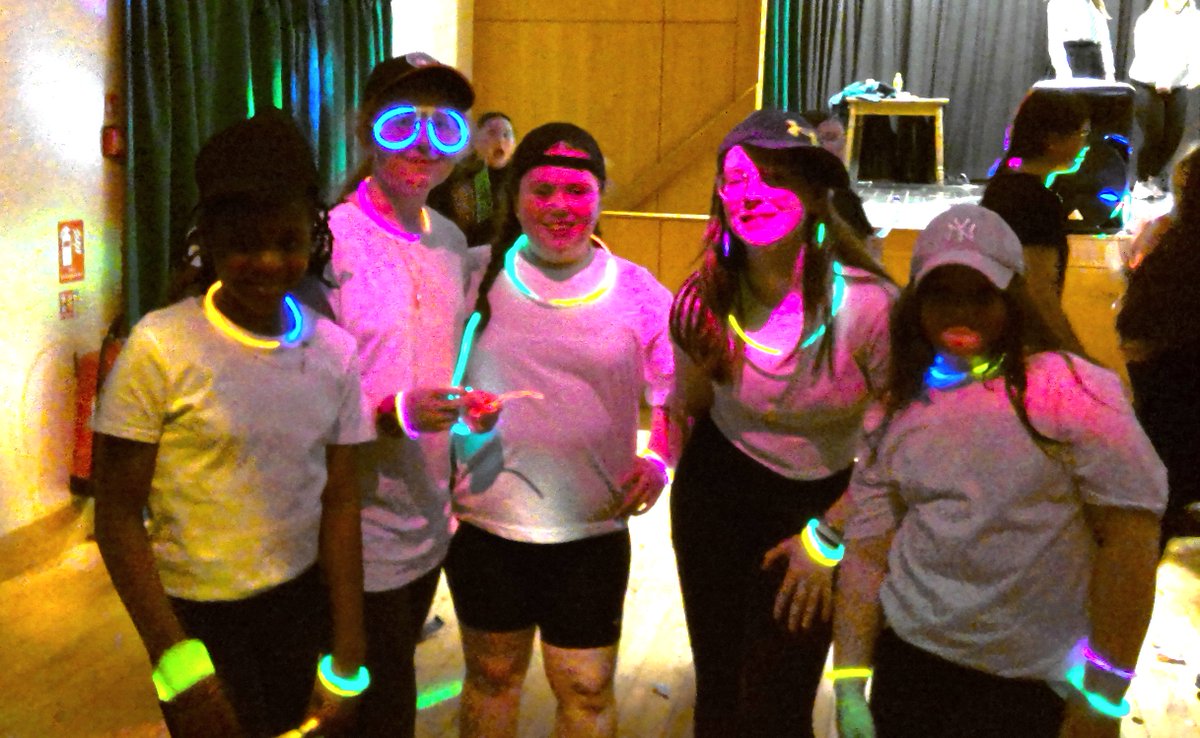 ThornhillDerry's tweet photo. #Year8Social #PTCA #MakingMemories 💃🪩🎶 https://t.co/amqCKtUtxD