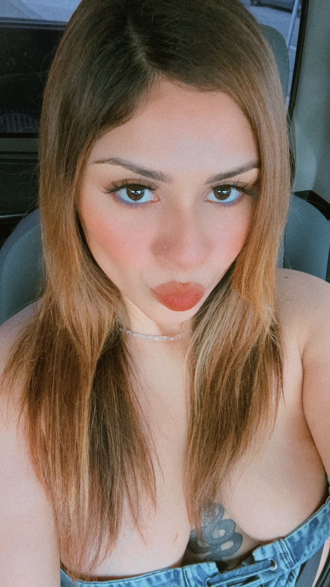 amerikagg's tweet photo. should I go lighter ? https://t.co/XOyyX90Hi4