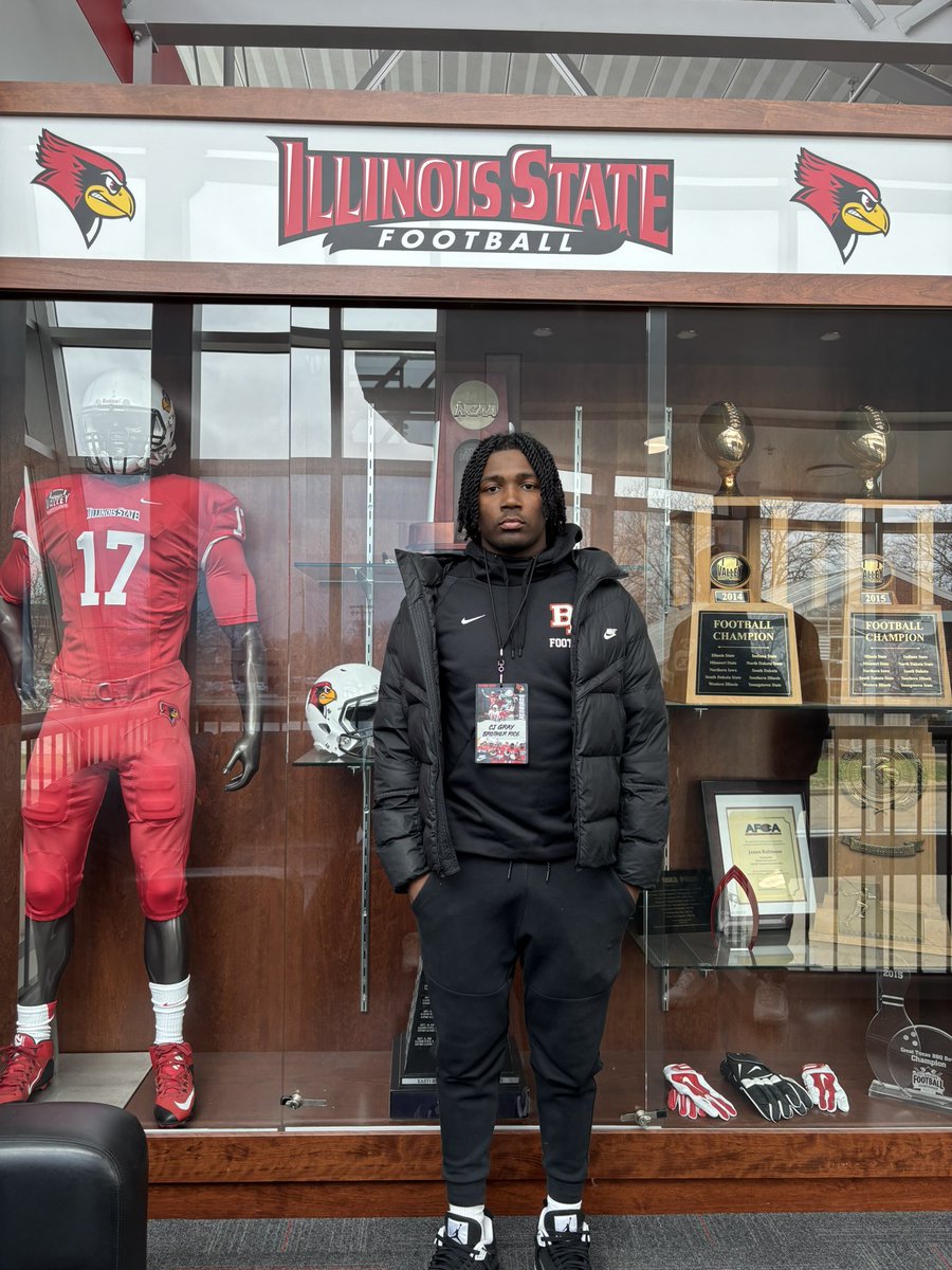 Cj_gray26's tweet image. Really enjoyed my spring practice visit this week at Illinois State University. Great facility, Thanks for having me! @CoachBenBlack @Coach_Spack @TonyPetersen17 @BrotherRiceFB @PrepRedzoneIL @EDGYTIM @LemmingReport @SWiltfong_