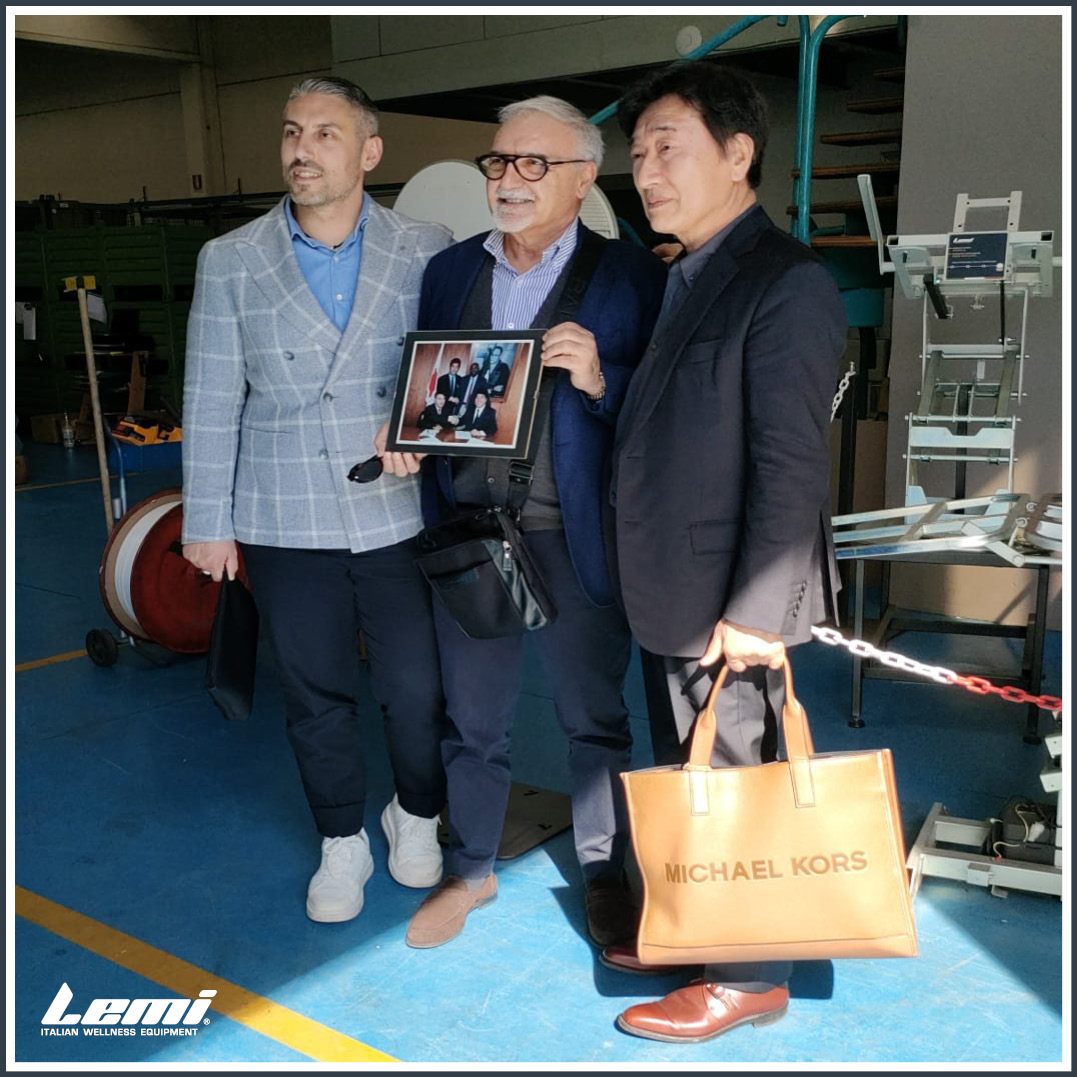 LemiGroup's tweet image. Today, we had the honor of welcoming the incredible team from Takigawa, a leader in professional beauty equipment from Japan! ✨

Thank you, Takigawa – excited for the future ahead! 😊

#clientvisit #takigawa #spaequipment #lemiproducts #lemigroup #madeinitaly