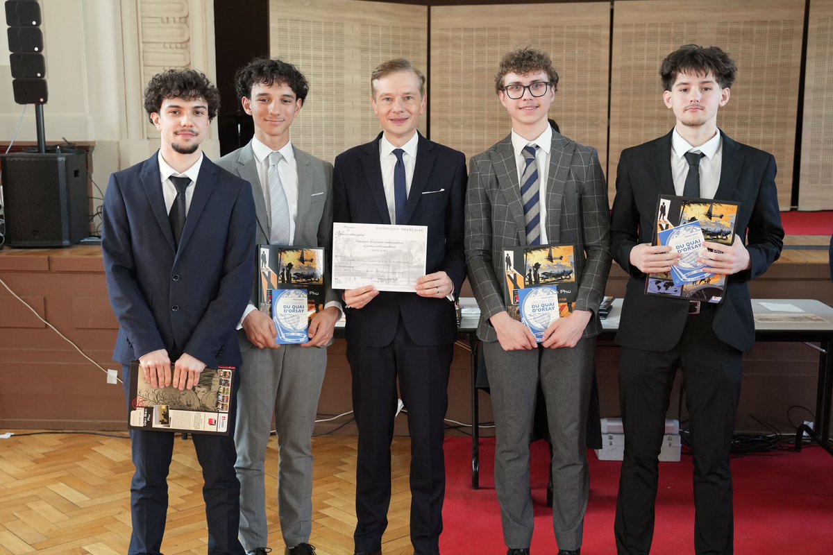 👏 Bravo aux élèves de <a href="/RA_GrandEst/">Région académique Grand Est</a> lauréats du Concours des Jeunes Ambassadeurs et Ambassadrices organisé par <a href="/francediplo/">France Diplomatie 🇫🇷🇪🇺</a> et les Archives diplomatiques. Concours formateur alliant étude de documents et éloquence pour peut susciter des vocations citoyennes… voire diplomatiques!