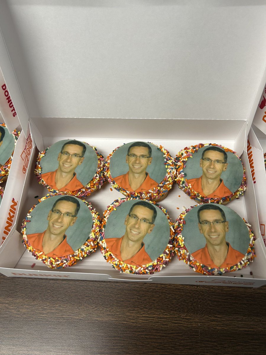 DaveJageler's tweet photo. I’ve never been on a donut before. And a 2006 version of myself as a bonus!!!
Thanks ⁦@dunkindonuts⁩. https://t.co/ryT2XaYxLY