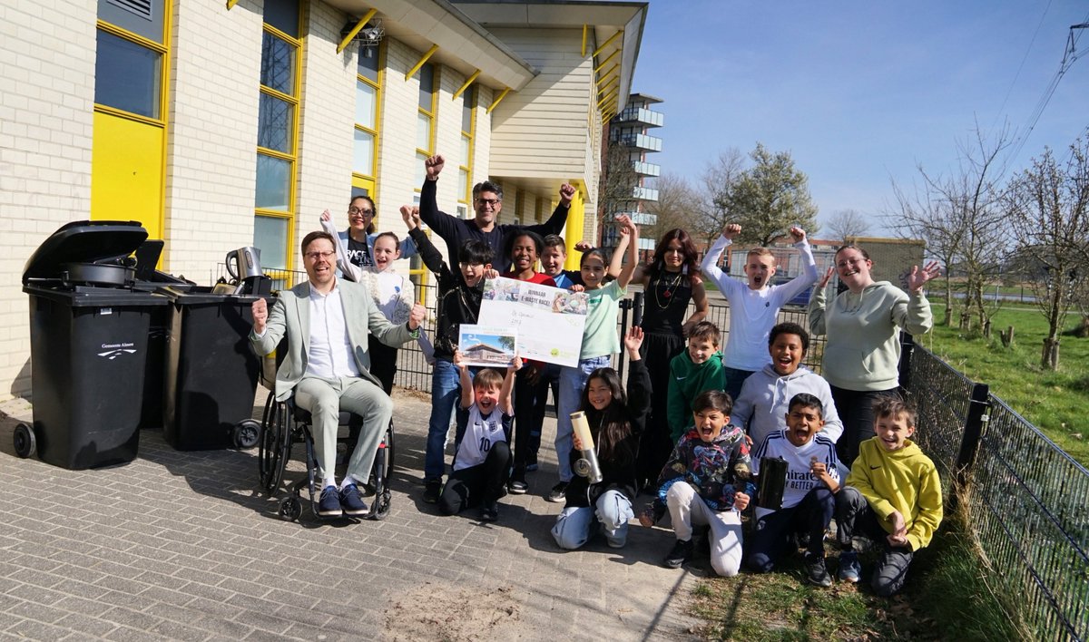 Basisschool de Optimist wint E-waste Race 2025 almeredezeweek.nl/nieuws/algemee…