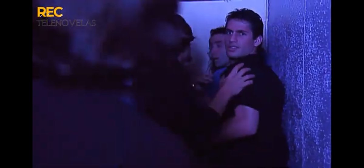 ¿Es felix soumastre?  #Canal13 #TeleserieCerroAlegre Salvando a Zabaleta en el cuarto capitulo.
