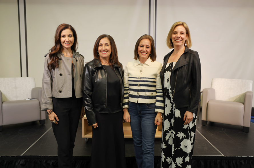 ETSInsights's tweet image. ETS staff had the opportunity to learn about career journeys & leadership from our accomplished C-suite women leaders!
🔹 Kadriye Ercikan
🔹 Michelle Froah
🔹 Janet Garcia
🔹 Sharon Strauss
What leadership insights have shaped your career? Comment below! ⬇️
#ETS #Careers