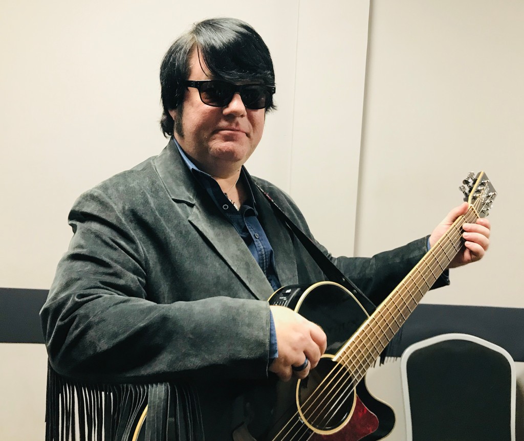 This Saturday, 29th March I'm performing at Surbiton Royal British Legion from 8.30pm (solo Roy tribute) and then on Sunday 30th March, I have an afternoon show with The Trembling Wilburys at The Half Moon Putney. More info: davesroyorbison.com/#/events

#tributeact #tributeshow