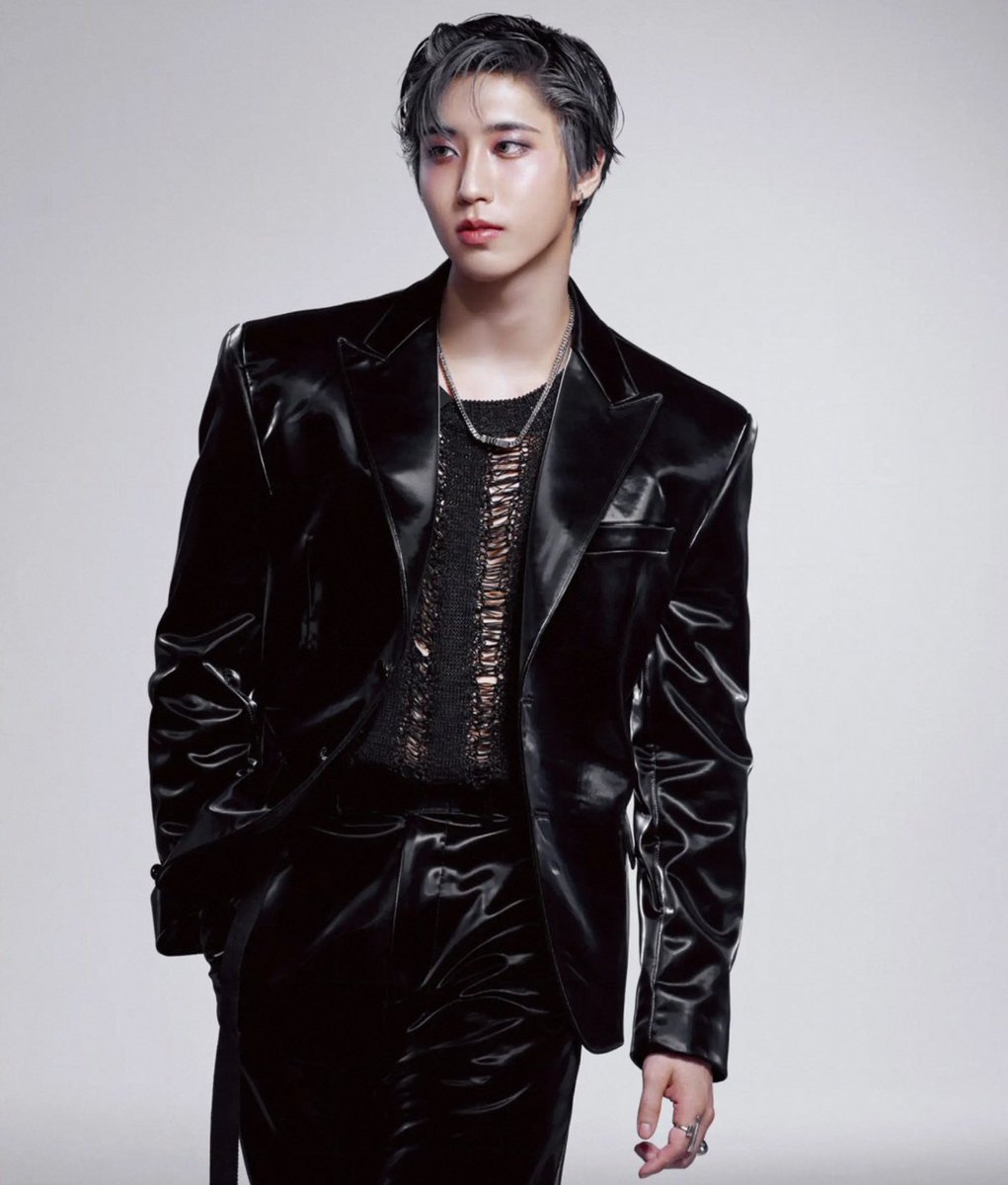 han_jisung_solo's tweet photo. #modelsung is back
HAN SHINES WITH NARS COSMETICS
#HANxNYLONJAPAN
#HANxNARS https://t.co/u5jDh1jXKi