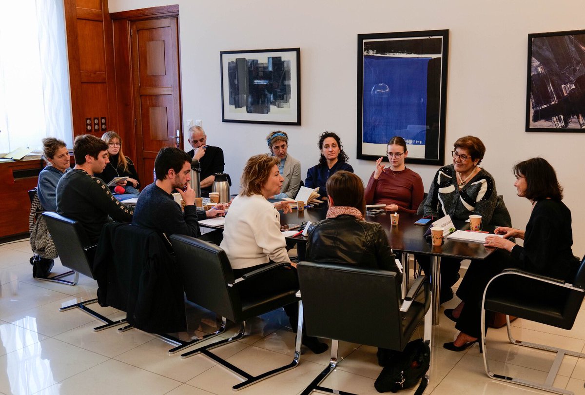 🎙️ La rectrice <a href="/CDrucker_Godard/">Carole Godard</a> a rencontré la presse afin de présenter son parcours et ses ambitions pour l’<a href="/acmontpellier/">Académie Montpellier</a> et la <a href="/RA_Occitanie/">Région Académique Occitanie</a>.