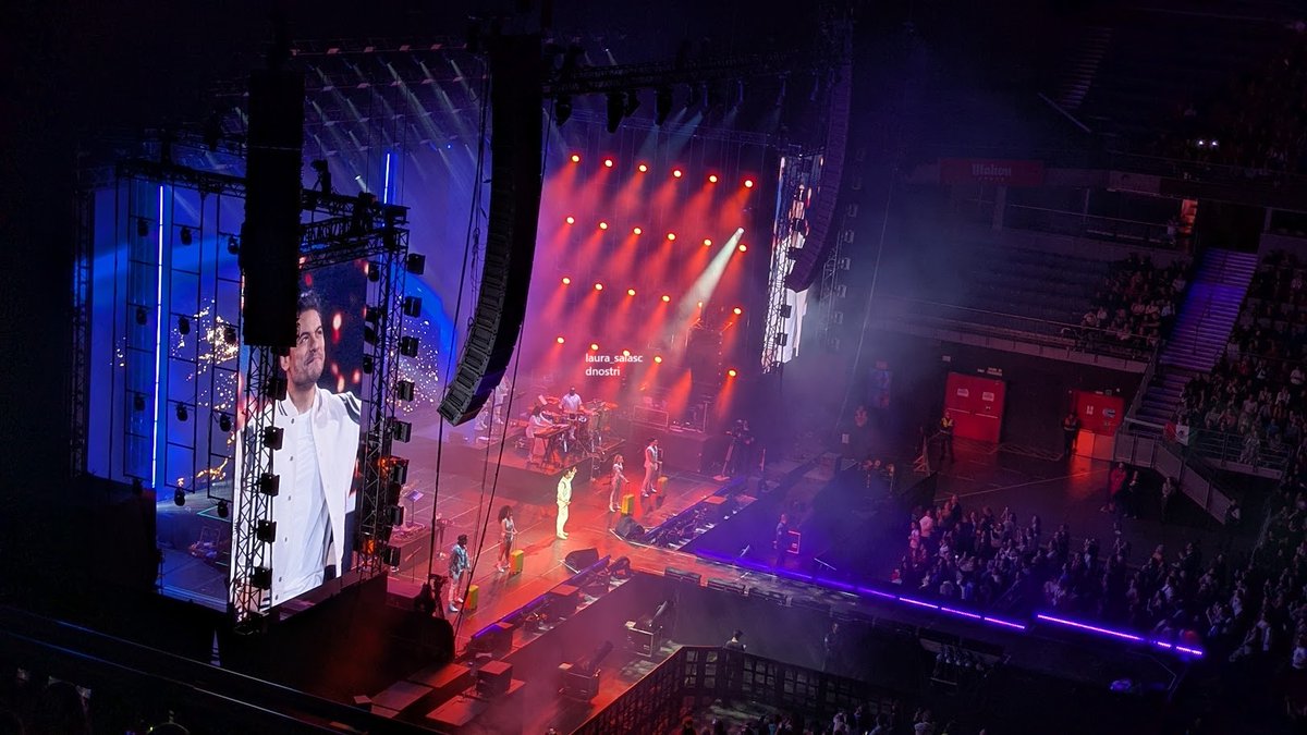 DNostri's tweet photo. ❤️@_CarlosRivera reinventa el amor durante su concierto en Madrid | Crónica del concierto en el @MovistarArenaEs ya disponible en el siguiente enlace

https://t.co/m5EHyR0W22 https://t.co/BNSOR0wBsG