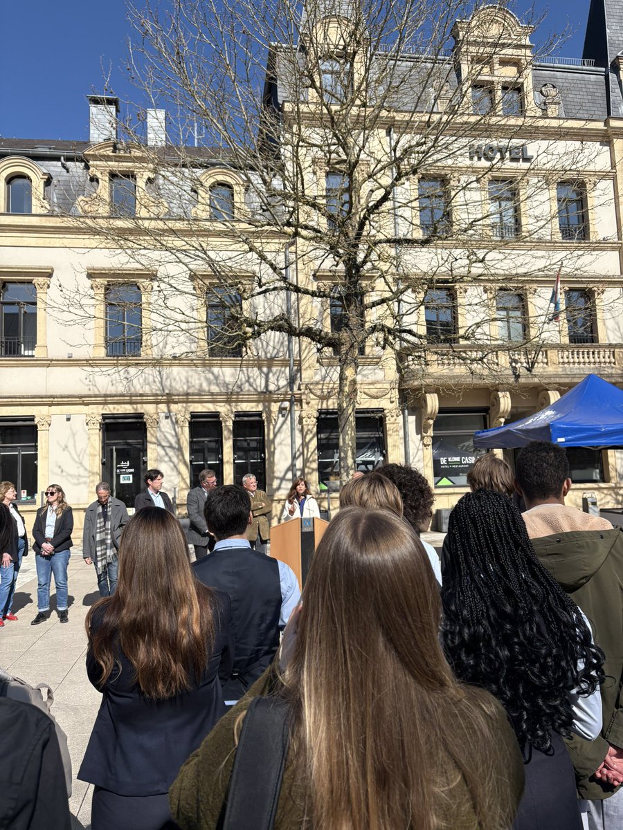 UE_Luxembourg's tweet image. Today in #Differdange we unveiled the winning mural from the &quot;Street Art Contest&quot; highlighting EU values. Submissions from across the EU were also showcased. Big thanks to the 🇪🇺Documentation Centre 🇱🇺City, City of Differdange, @Europarl_LU &amp;amp; @EUPublications for their support!