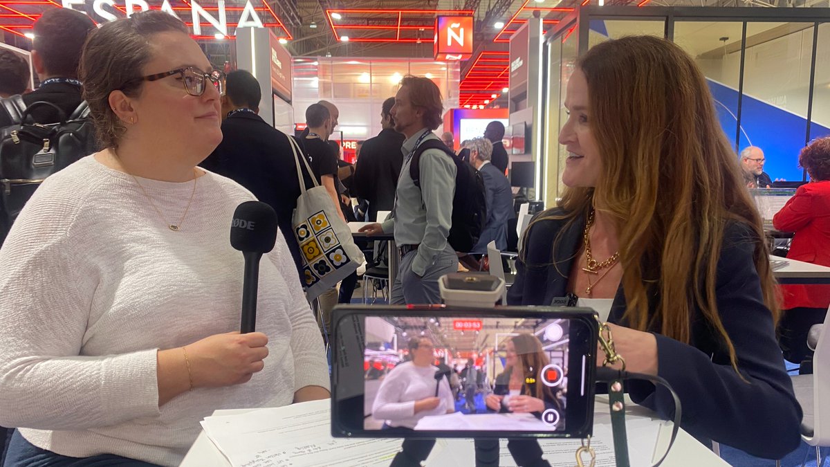 SES_Satellites's tweet image. Did you know that we're bringing AI &amp;amp; ML to space?

Tune in to the latest @Light_Reading podcast featuring Nadine Allen, Global Head of Enterprise &amp;amp; Cloud at SES. At #MWC25, she discussed the value of satellite technology for telcos, our multi-orbit solutions with the AI-powered